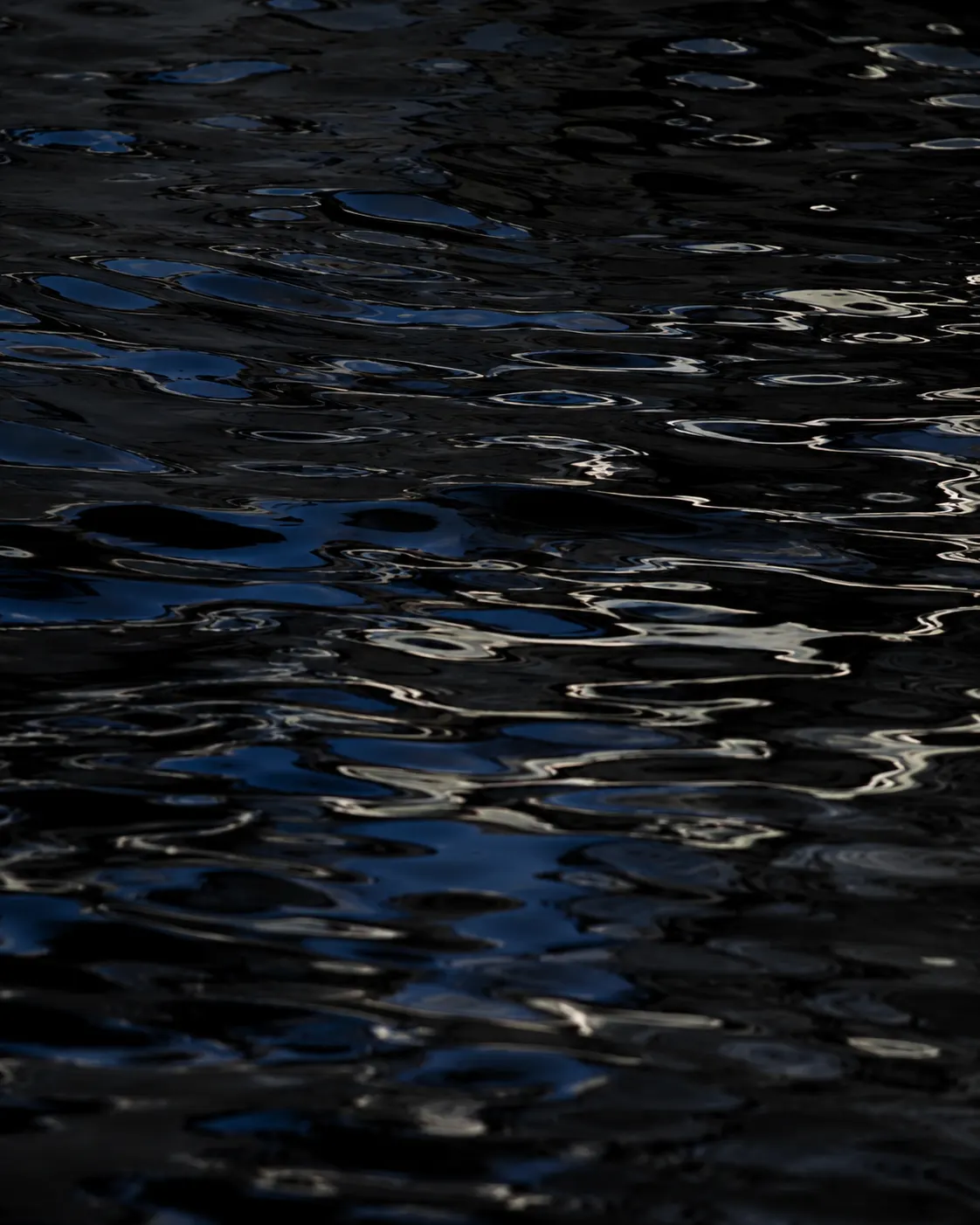 Textura oscura de agua y reflejos para paleta material de Estudio 17